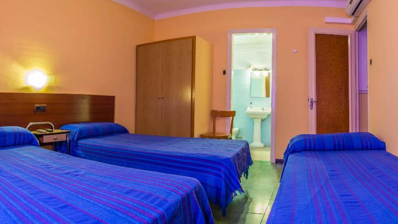 Triple Room image 3