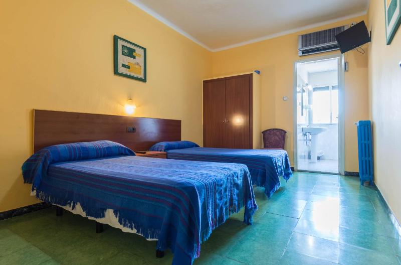Single Room image 1