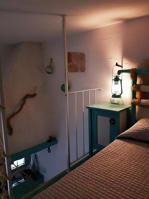 Deluxe Double Room with Balcony image 4