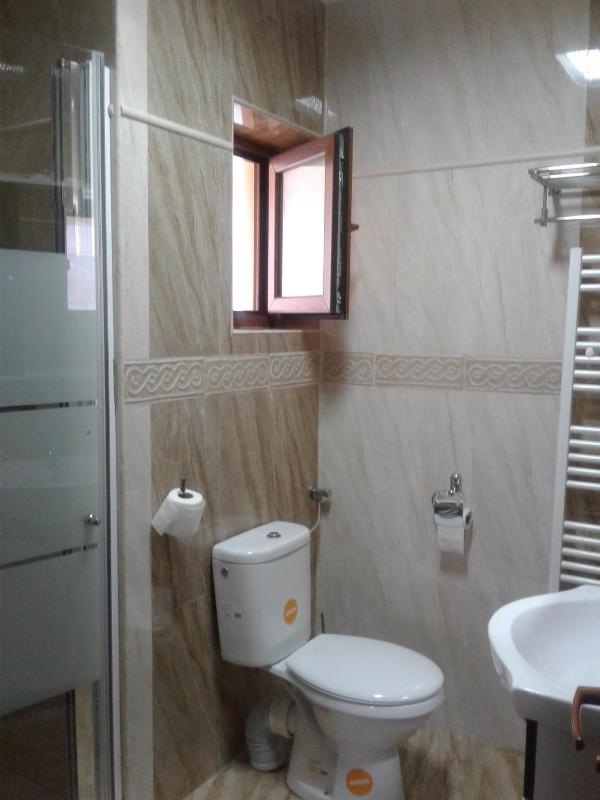 Double Room image 3
