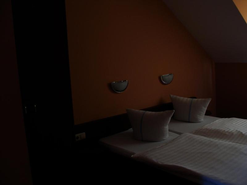 Double or Twin Room image 2