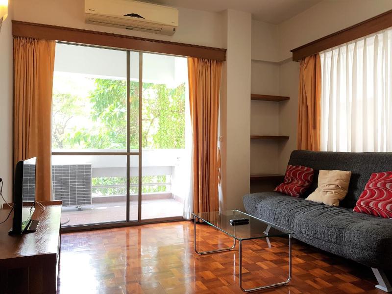 One-Bedroom Apartment image 4