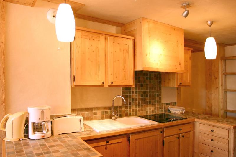 Three-Bedroom Apartment (6 Persons) image 3