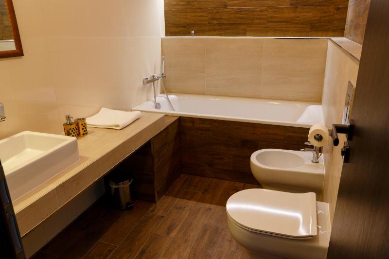 Double Room with Balcony image 2