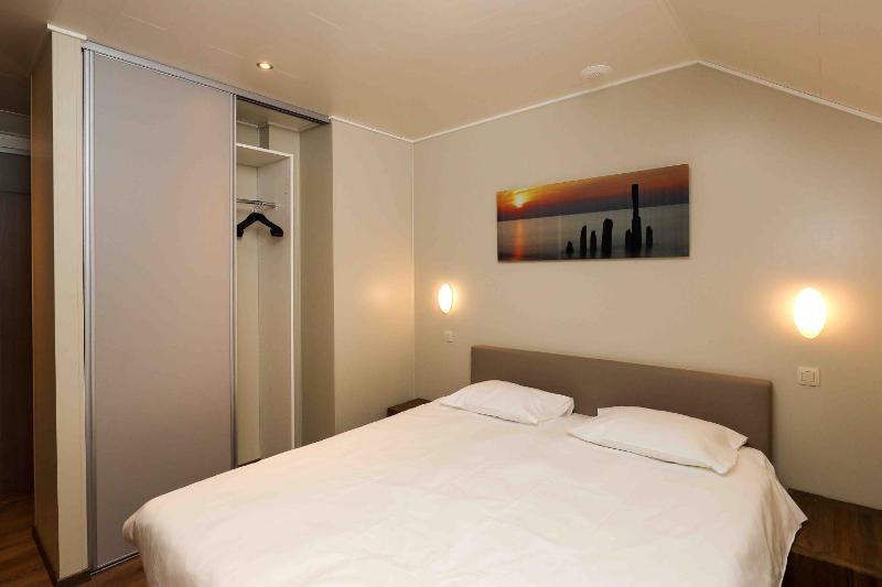 Two-Bedroom Villa image 3