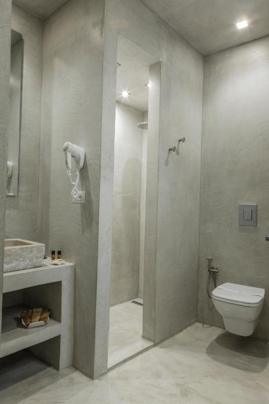 Superior Double Room (2 Adults + 1 Child) image 2