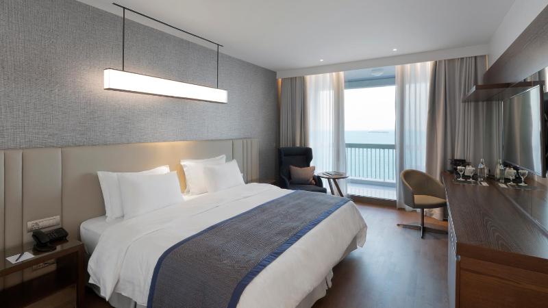 Executive Double Room with Sea View image 4