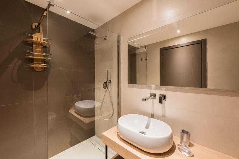 King Room with Spa Bath in the Room image 4