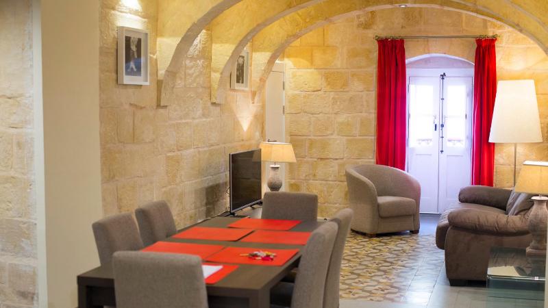 Vallettastay Classic Apartments - image 6
