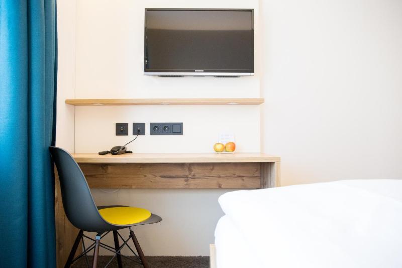 Single Room image 3