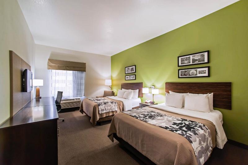 Standard Queen Room with Two Queen Beds - Non-Smoking image 2
