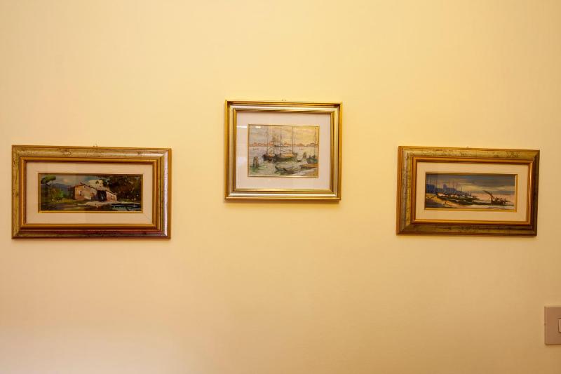 Single Room with Private Bathroom image 2
