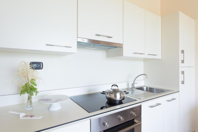 One-Bedroom Apartment image 4
