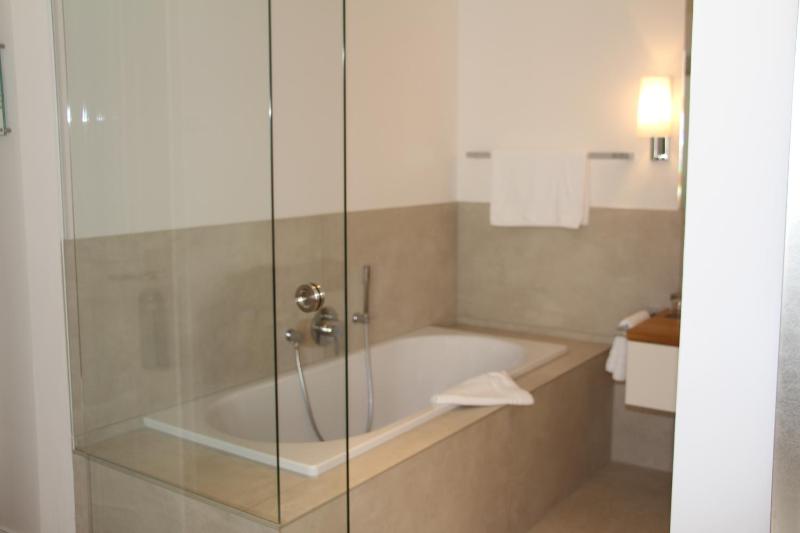 Deluxe Double Room image 2