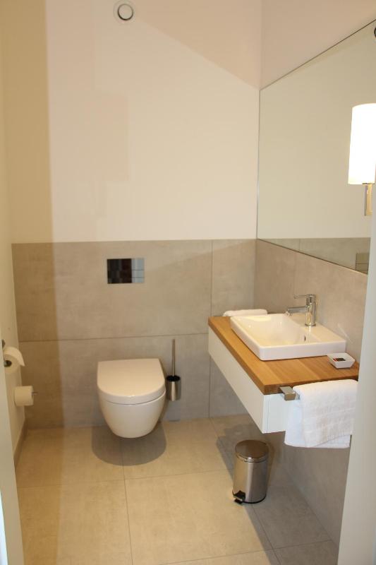 Superior King Room image 4