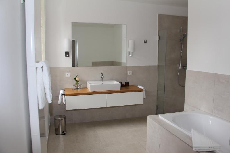 Superior Double Room image 4