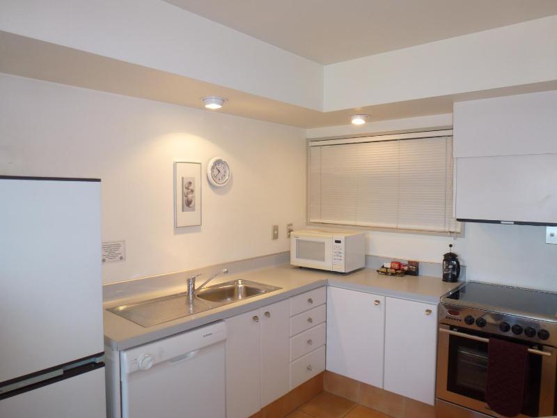 Lakefront Apartments18 LAKE ESPLANADE ROAD - image 34