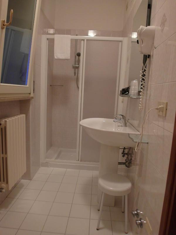 Triple Room with Balcony image 4