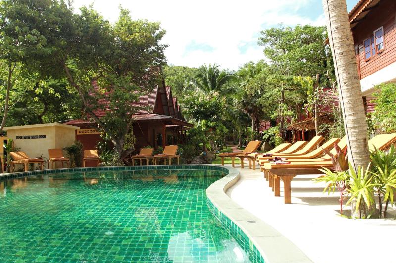 Longtail Beach Resort - image 4