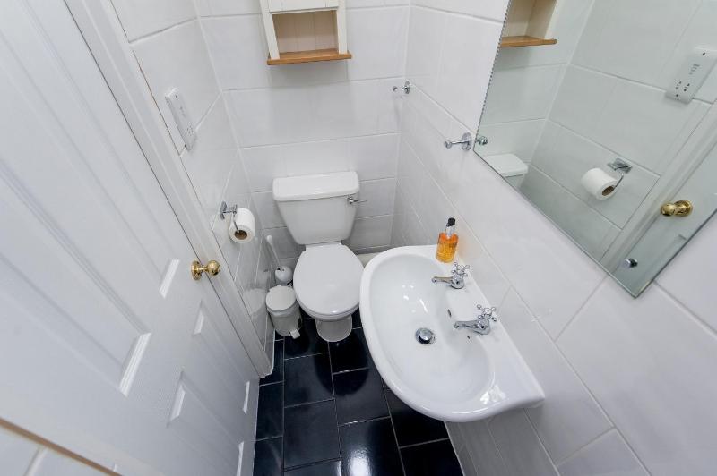 Double Room image 2