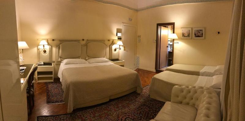 Economy Quadruple Room image 2