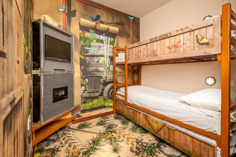 Azteca Discovery Family Room  image 2