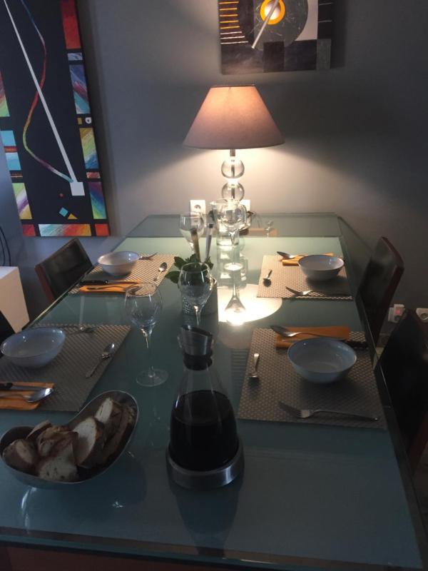 Lyon City Home's Bed & Breakfast - image 8