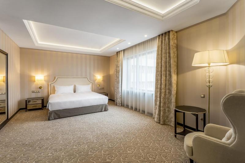 Superior King Room image 2