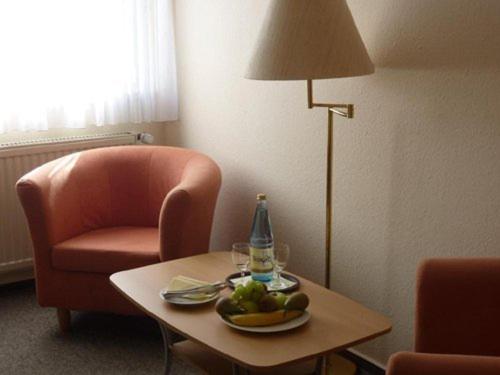 Single Room image 3