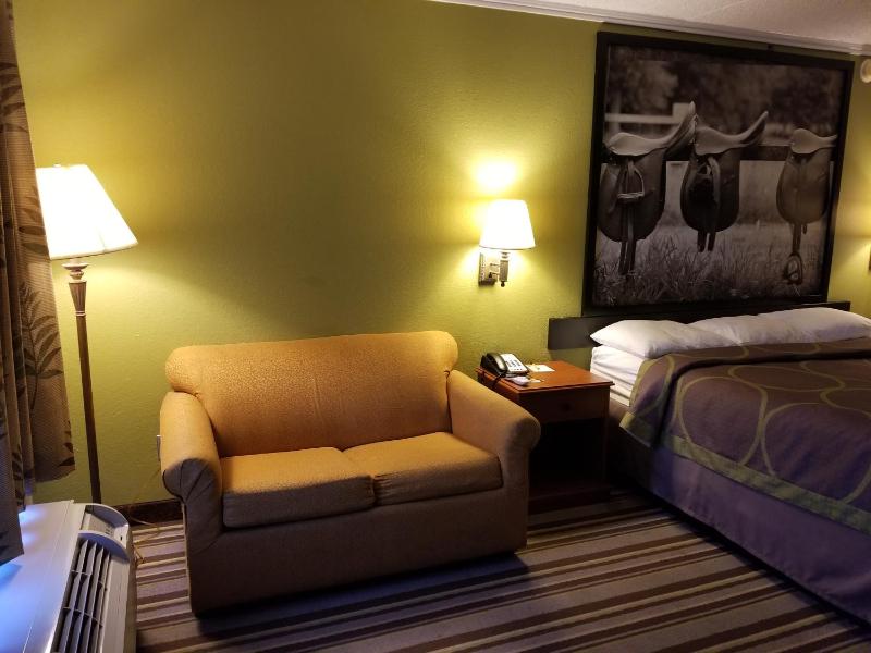 King Room - Non-Smoking image 3