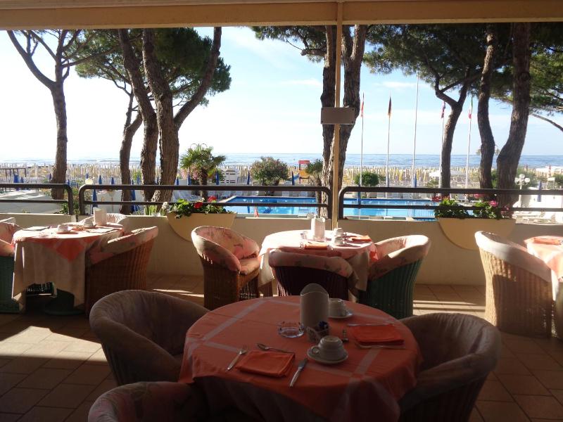 Hotel Ambasciatori Palace - image 2