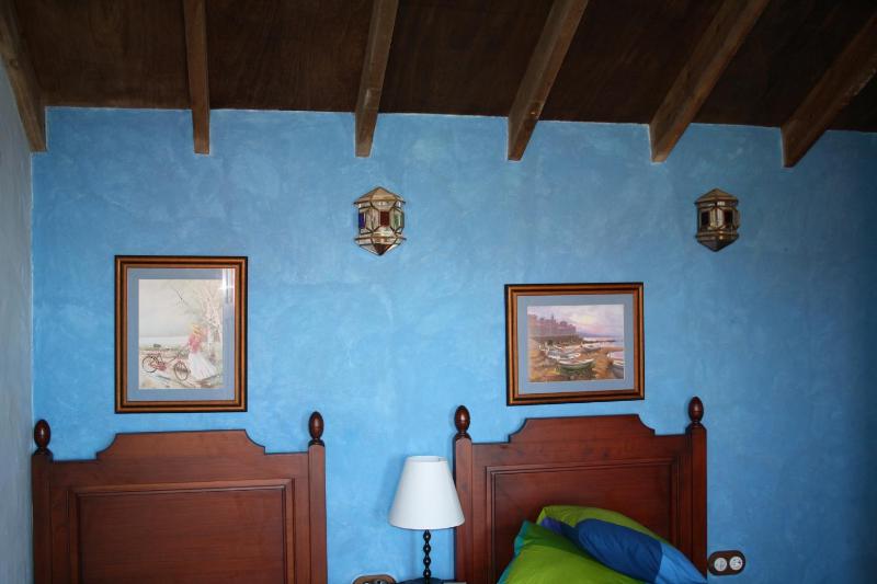 Twin Room image 1