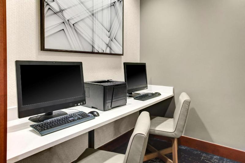Hyatt Place Pittsburgh Airport/Robinson Mall - image 8