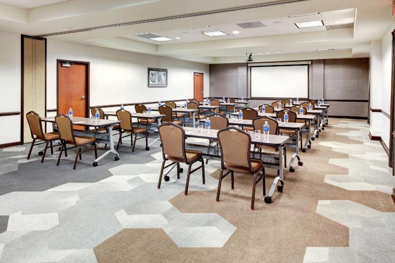 Hyatt Place Pittsburgh Airport/Robinson Mall - image 23