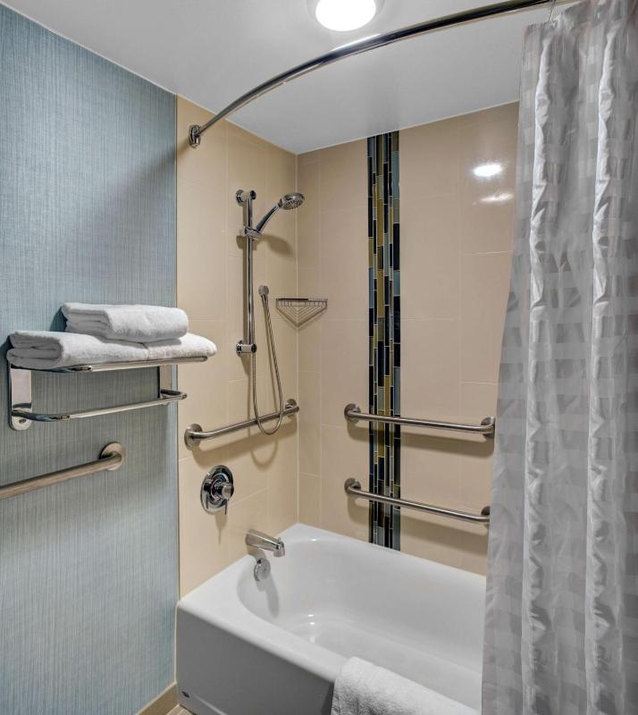 Hyatt Place Pittsburgh Airport/Robinson Mall - image 4