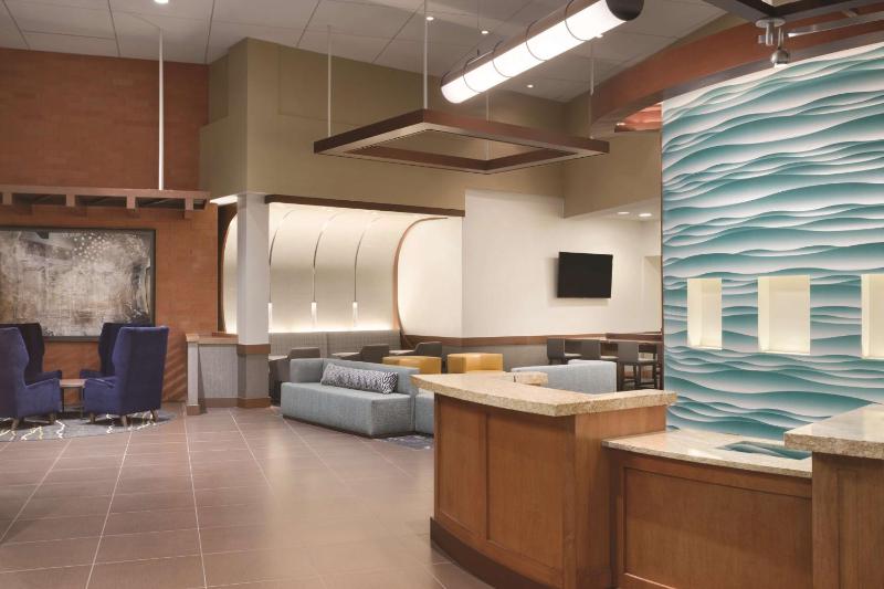 Hyatt Place Pdx Arpt Cascade Station - image 22