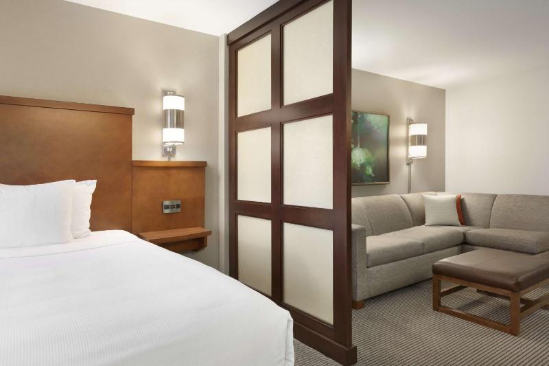 Hyatt Place Pdx Arpt Cascade Station - image 6