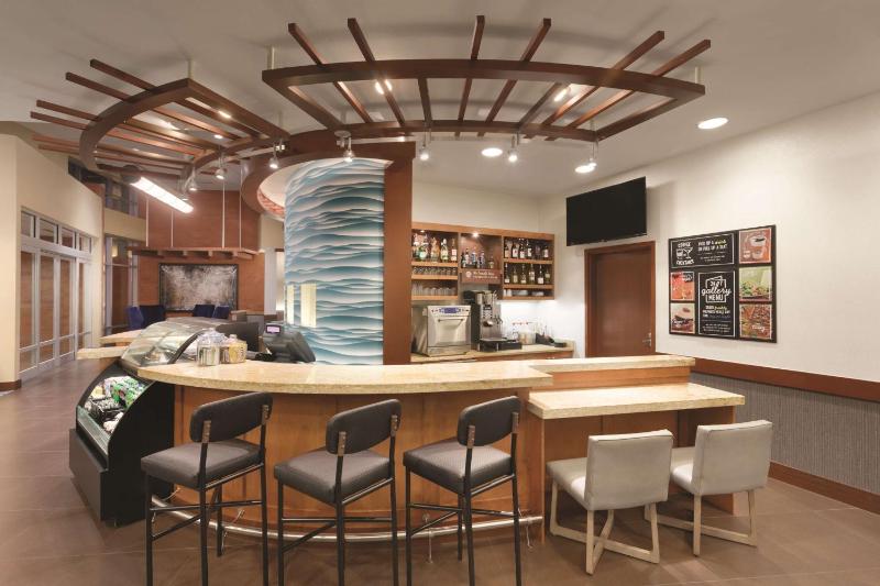 Hyatt Place Pdx Arpt Cascade Station - image 11