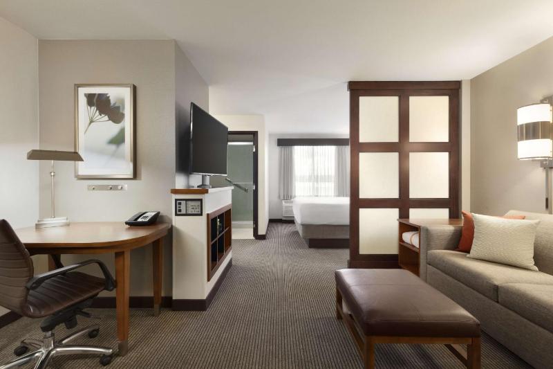 Hyatt Place Pdx Arpt Cascade Station - image 29