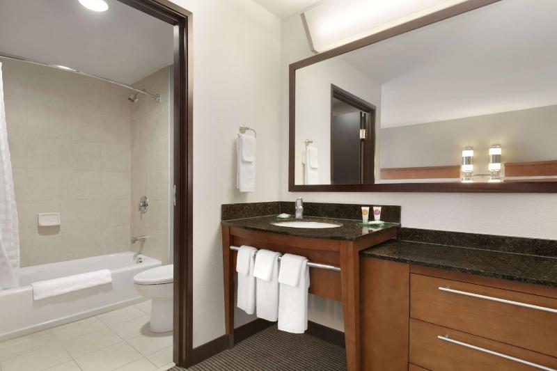 Hyatt Place Pdx Arpt Cascade Station - image 50