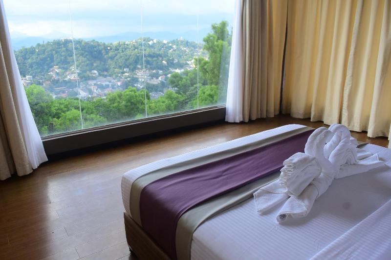 Honeymoon Suite with Mountain / City View (only for honeymoon Couples)