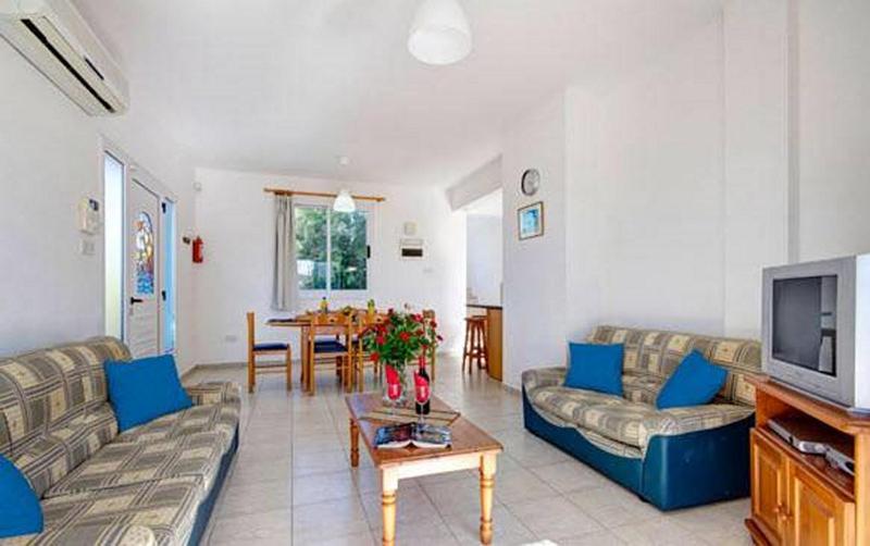 Philippos Paphos villas - villa 3 - image 3