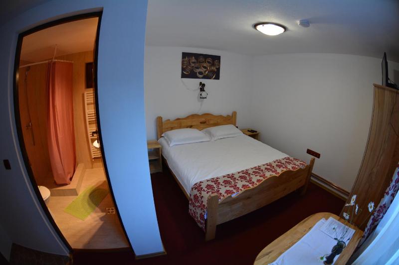 Double Room with Private Bathroom image 4