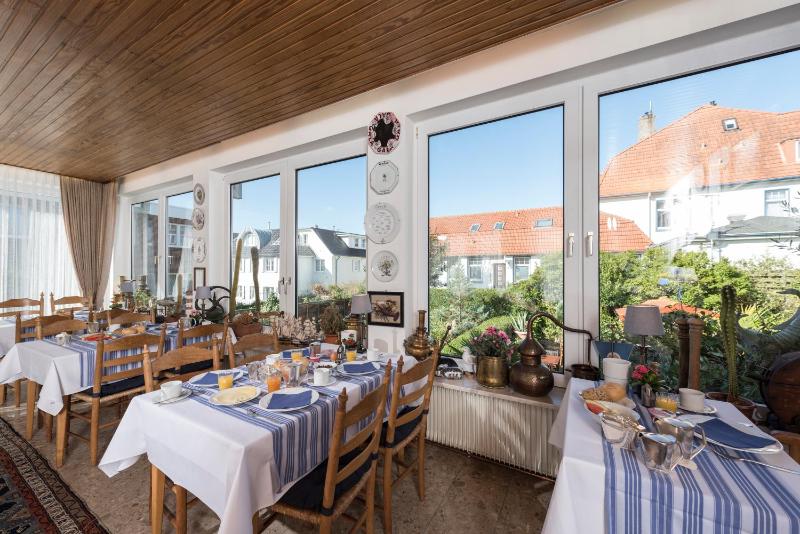 Atlantic Hotel Garni - image 25