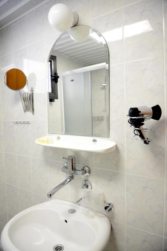 Triple Room image 3