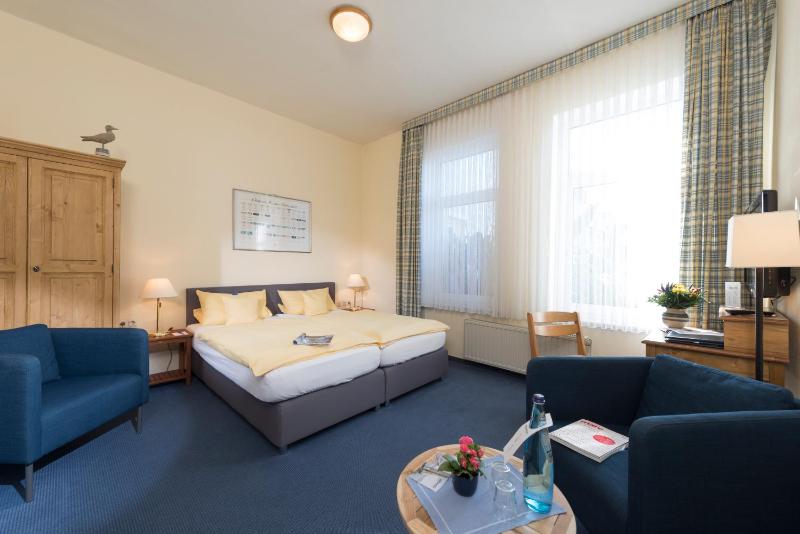 Atlantic Hotel Garni - image 8