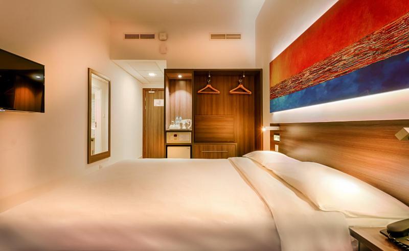  Double Room with 20% off F&B image 4