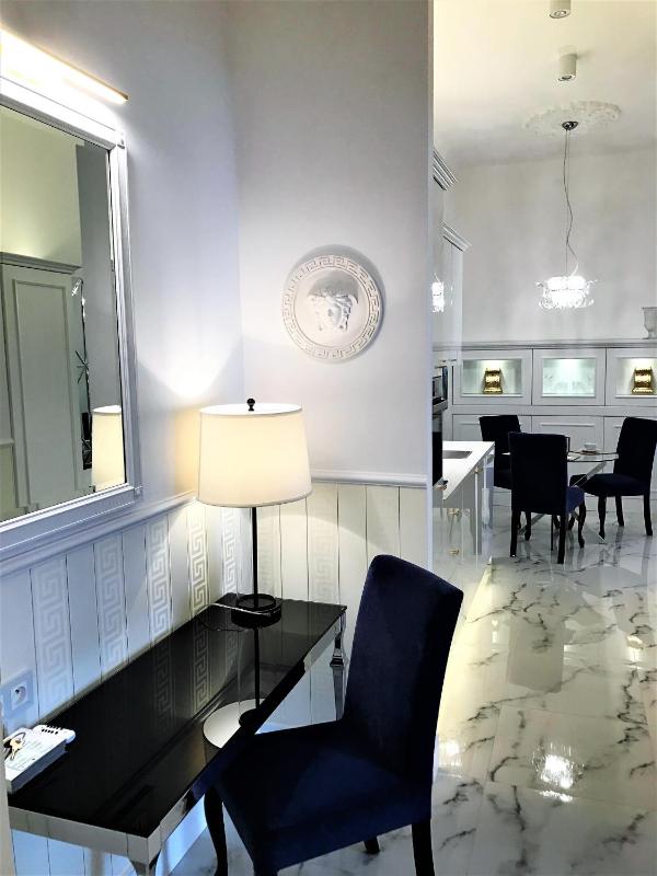  Luxury Two-Bedroom Suite with Old Town View image 2