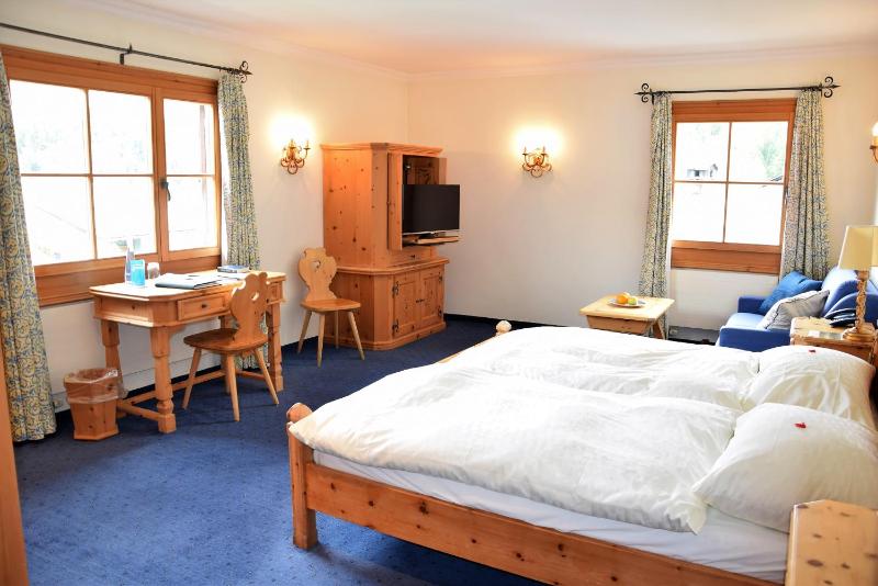 Superior Double Room image 4