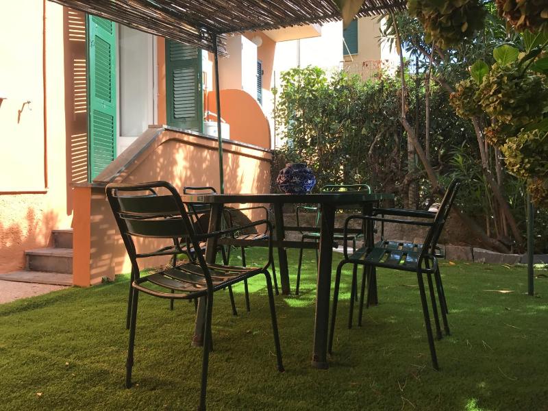 Double Room with Patio image 1